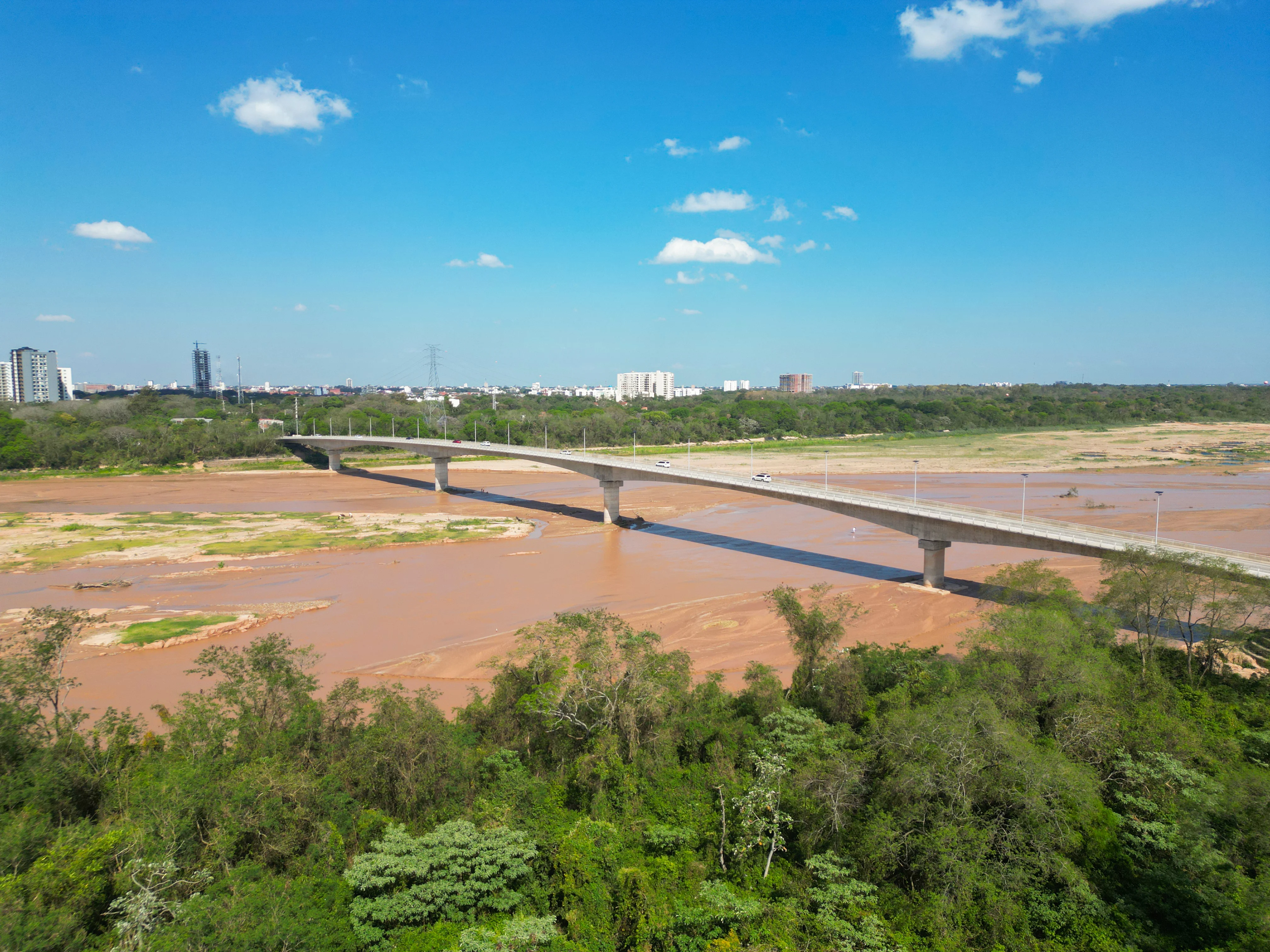 Puente Arq. Cristóbal Roda Daza sobre el río Piraí